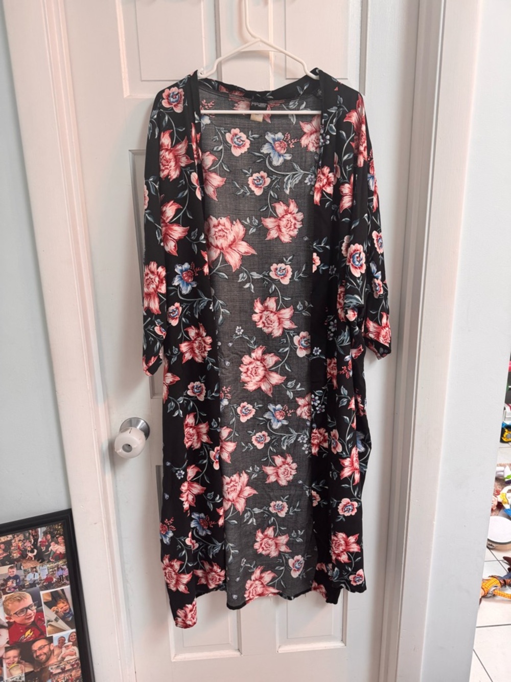🚨LAST CHANCE; donating 4/22‼️ Black Floral Open Front Women's Kimono Dressy